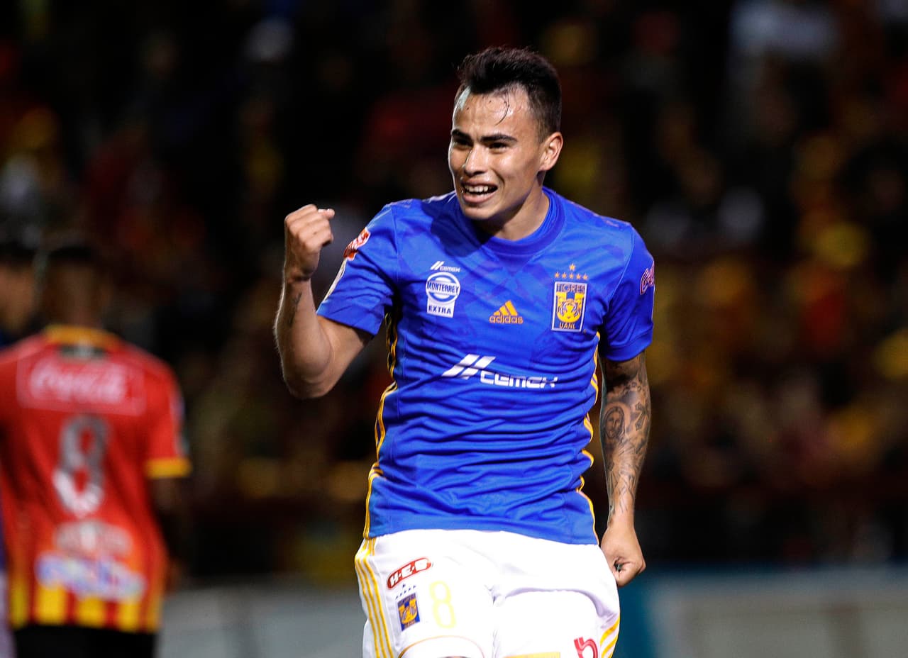 Así fue como al minuto 13 del segundo tiempo apareció el gol de Zelarayan para el 0-2 que parecía una sentencia a favor de Tigres.