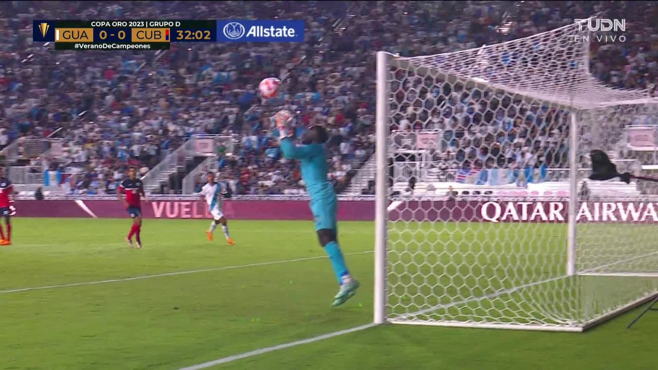 ¡TIRO ATAJADO! disparo por Óscar Castellanos.