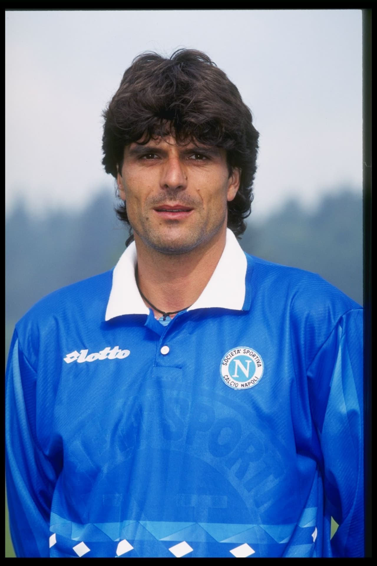 Roberto Policano defendió varios números durante su estadía en la escuadra napolitana, el 11 se encuentra en uno de ellos.