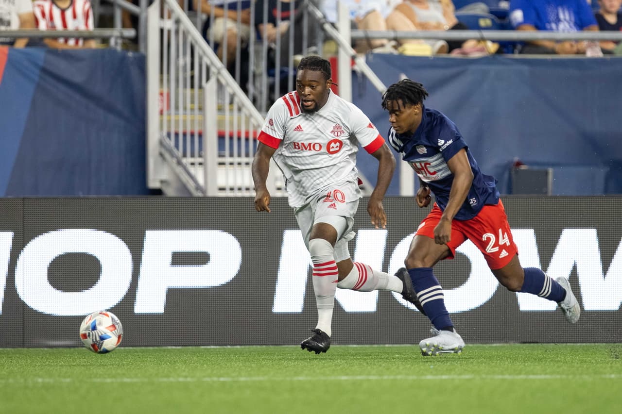 Toronto FC, un equipo que en el último fin de semana despidió al entrenador Chris Armas por mal desempeño, ganó 3-2 como visitante.
<br>