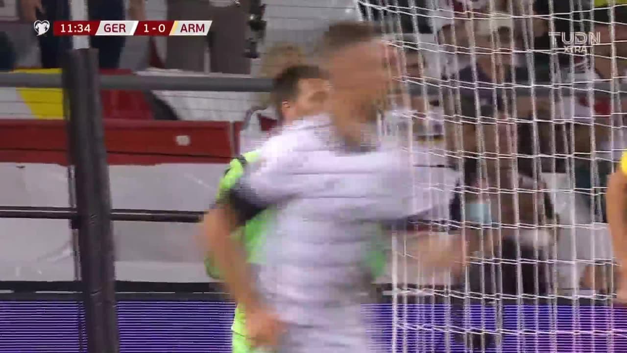 ¡TIRO ATAJADO! disparo por Leon Goretzka.