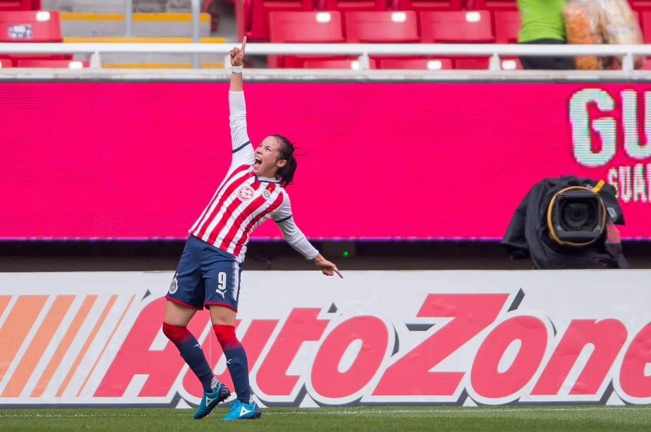 ¡Gol de vestidor! Brenda Viramontes abrió el marcador a segundos de iniciado el encuentro.