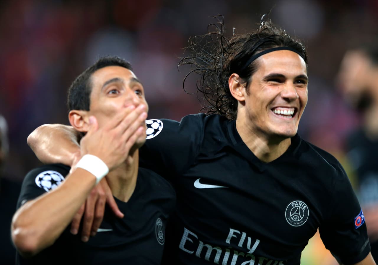Edinson Cavani cumple 33 años y Angel Di María cumple 32.