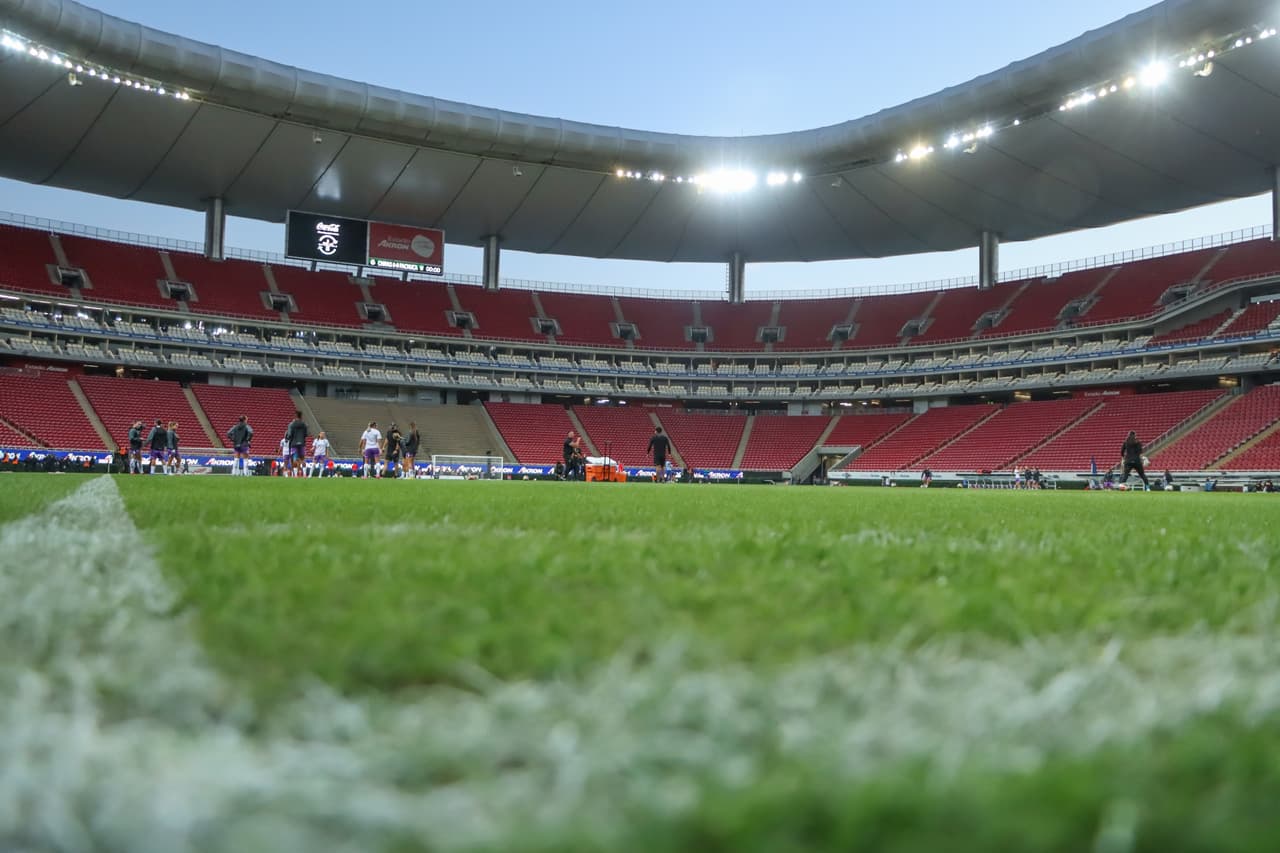 Chivas se 'guarda' a Cowell como titular para la Liga MX