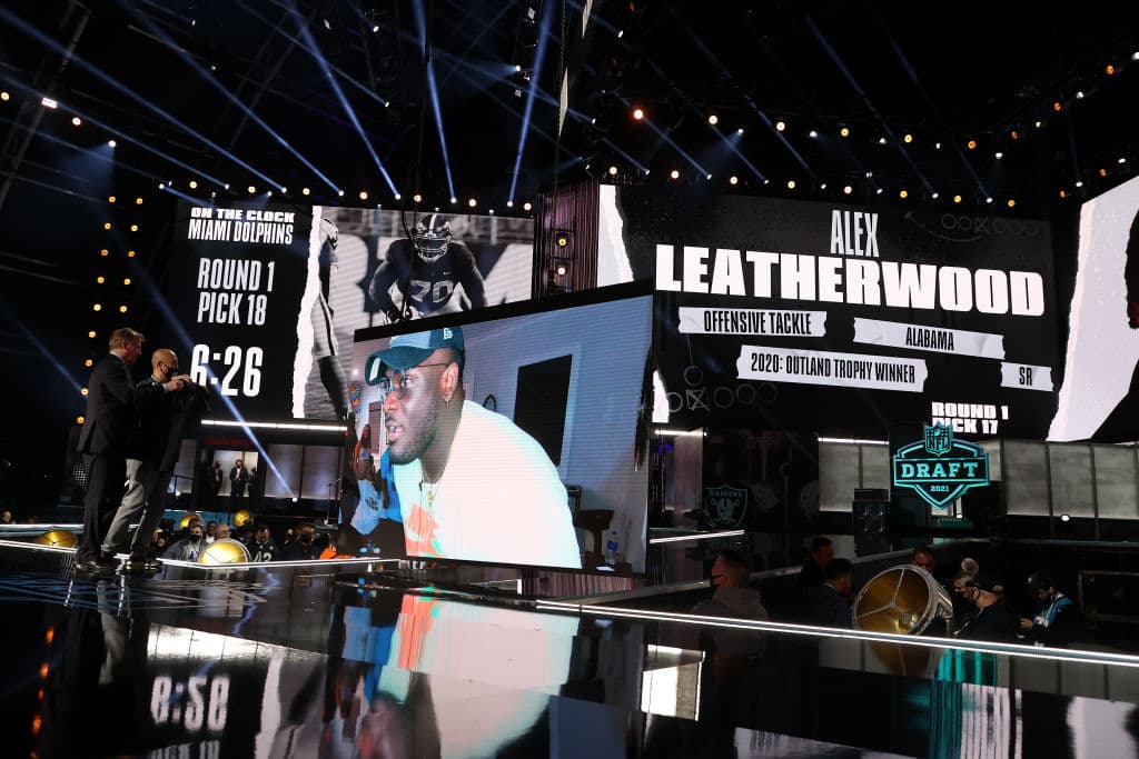 Pick 17 – Las Vegas Raiders – OT Alex Leatherwood.
<br>