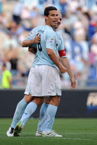 Hernanes marcó dos tantos y su club se impuso por 4-2.