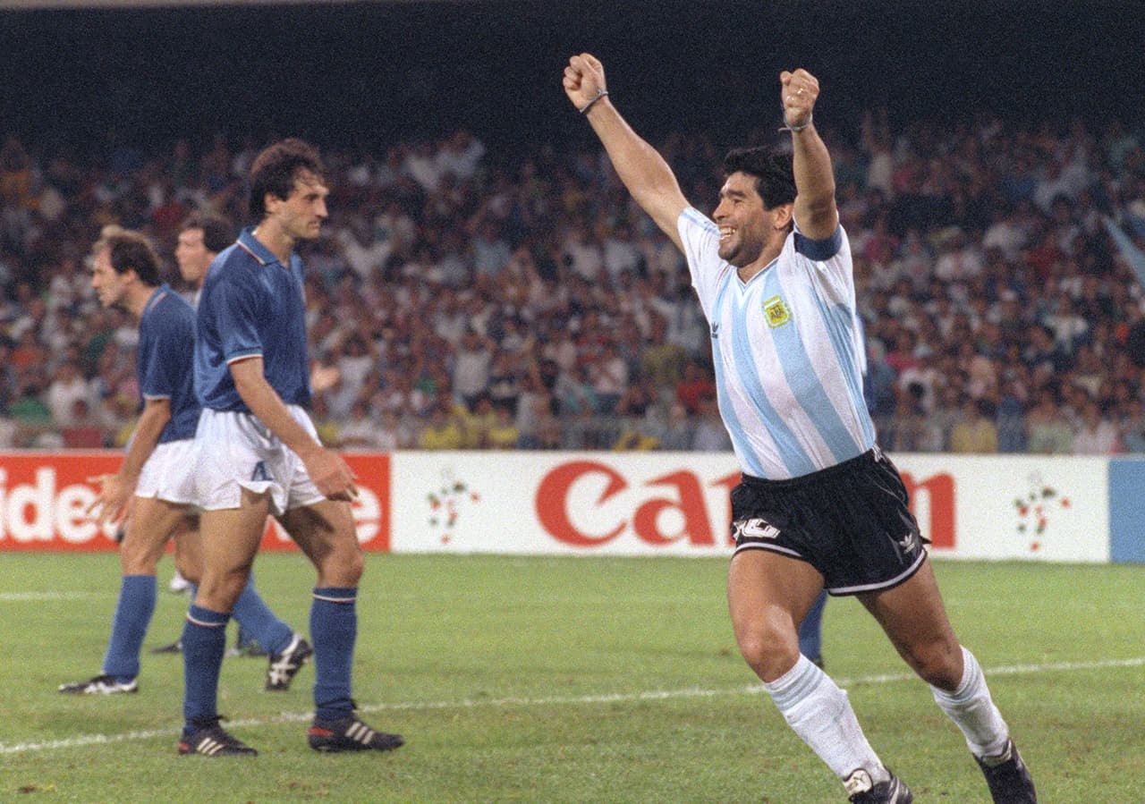 Diego Maradona sumó en su carrera 21 partidos en cuatro participaciones en los mudiales de España 1982, México 1986, Italia 1990 y Estados Unidos 1994.