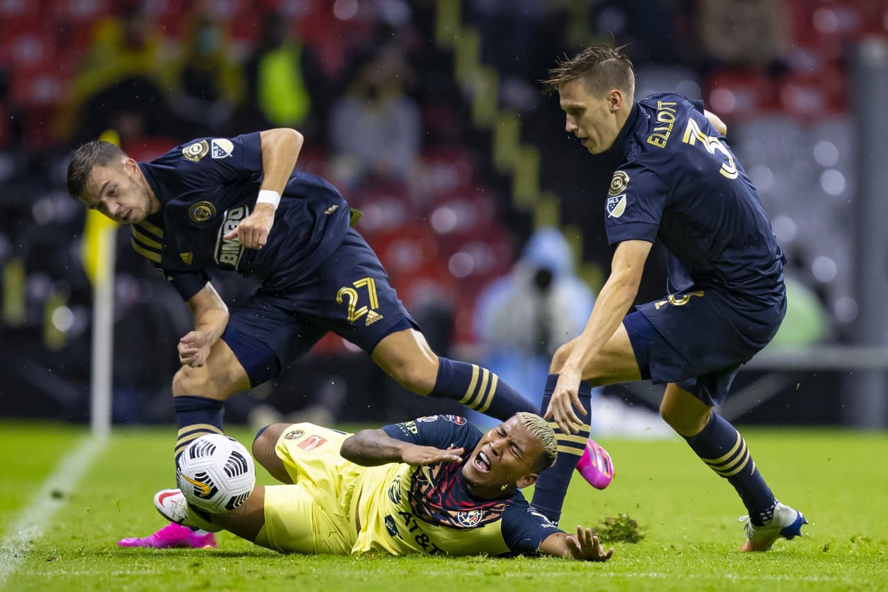 Richard Sánchez y Emanuel Aguilera son los encargados de batir las redes en la victoria 2-0 de América sobre Philadelphia Union en la ida de las semifinales.
