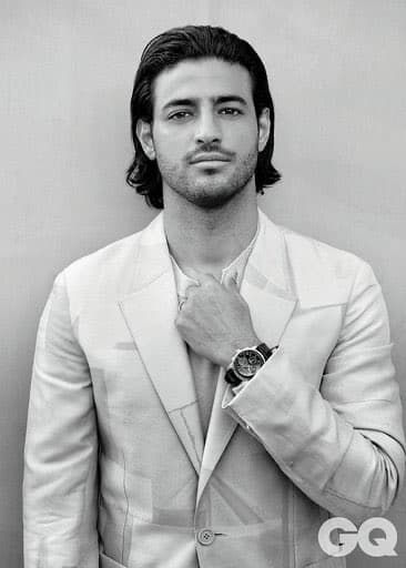 El mexicano es la portada de la última edición de la Revista GQ en castellano, donde habló de todo en una entrevista, además de posar para la misma y regalarnos estas postales.