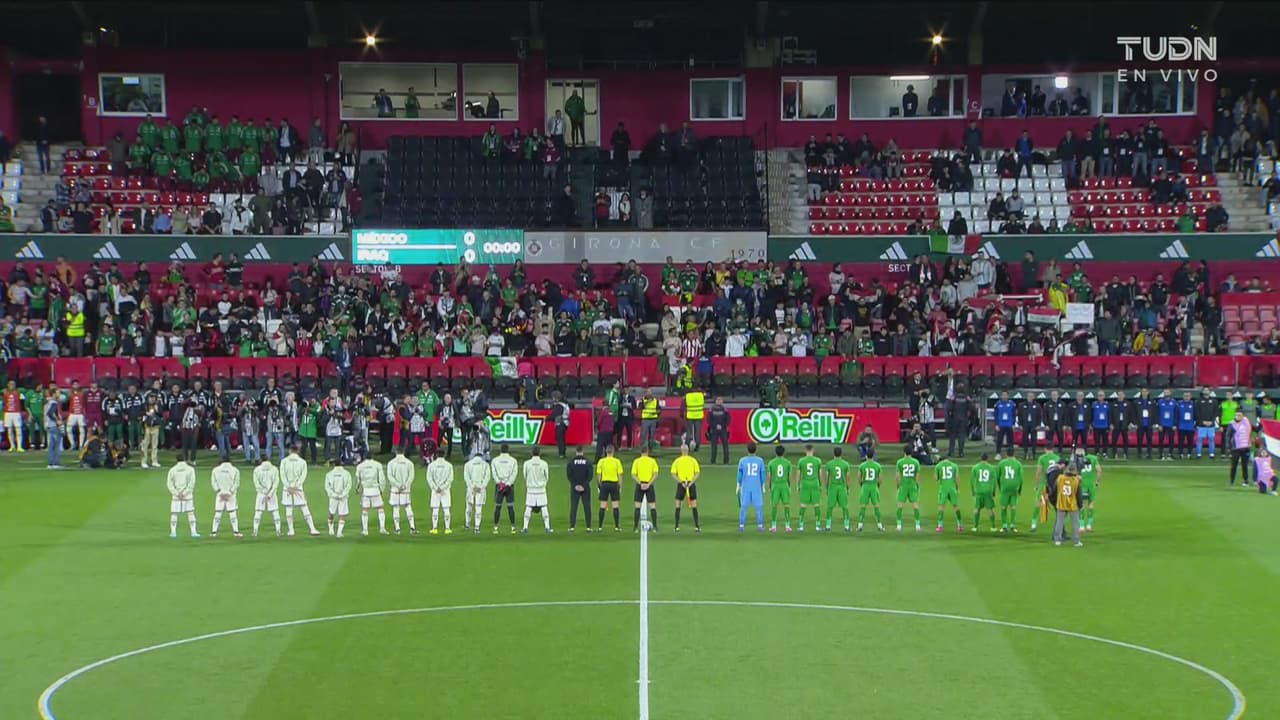¡Con sentimiento! Jugadores de México e Irak entonan sus himnos