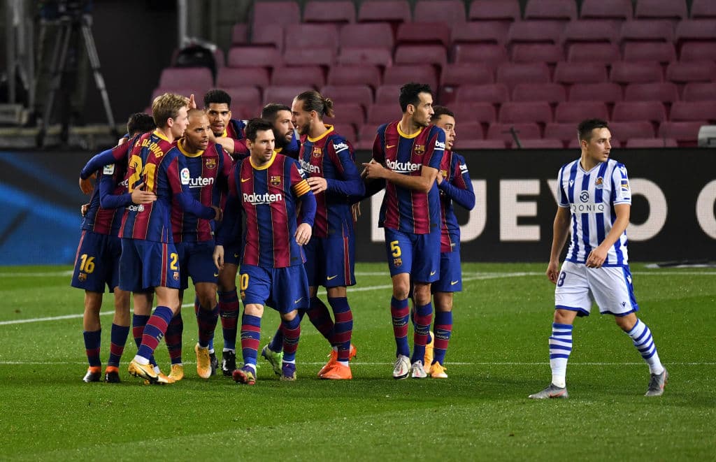 Barcelona supera a la Real Sociedad 2-1.Willian José se encargaba de poner arriba a su equipo al minuto 27, pero Jordi Alba igualaba las cosas al 31. Quien anotó el gol de la victoria, fue Frenkie de Jong al 73 y suman tres puntos.