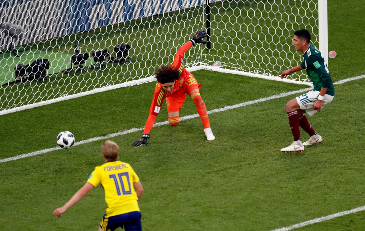 108.- Autogol de Édson Álvarez en contra de México al minuto 74. México 0-3 Suecia.