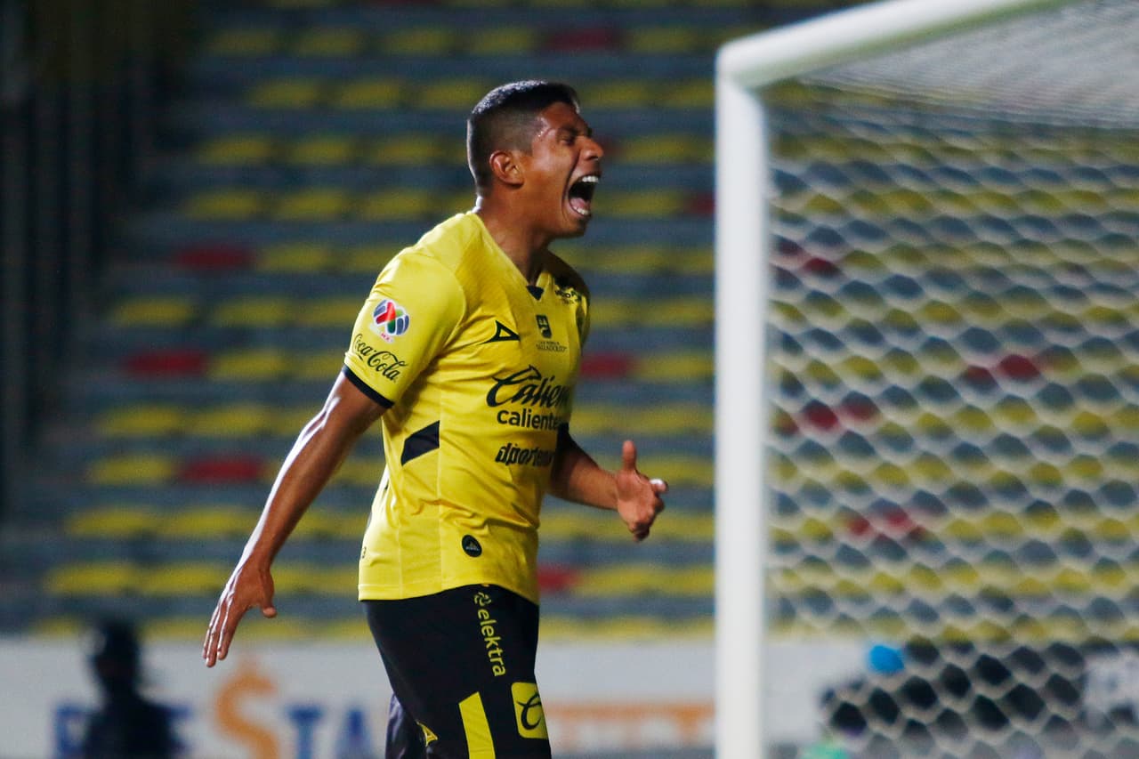 Monarcas no tuvo suerte en la definición, prueba de ello el lamento del peruano Edison Flores.