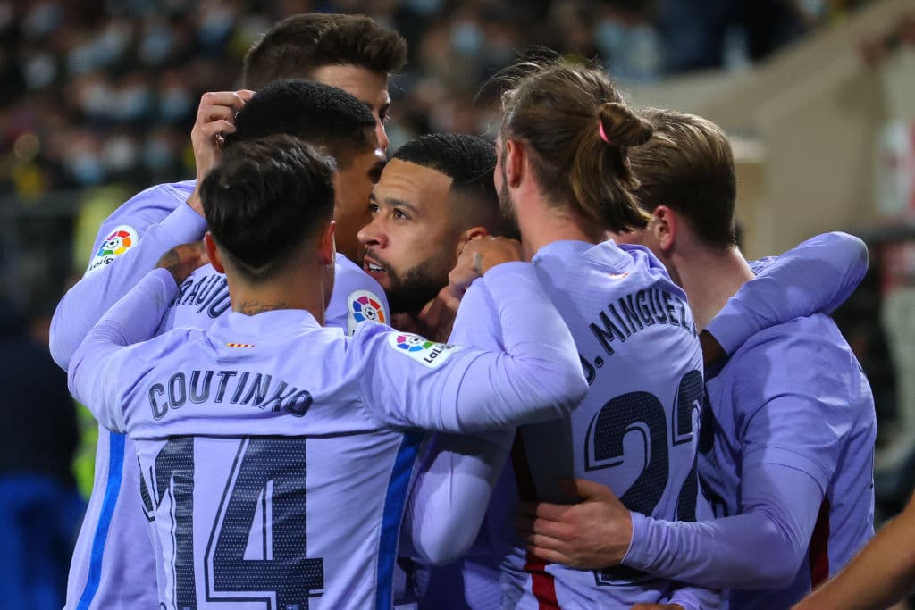 Frenkie de Jong, Memphis Depay y Philippe Coutinho marcan en La Cerámica y le pegan 1-3 al Villarreal.