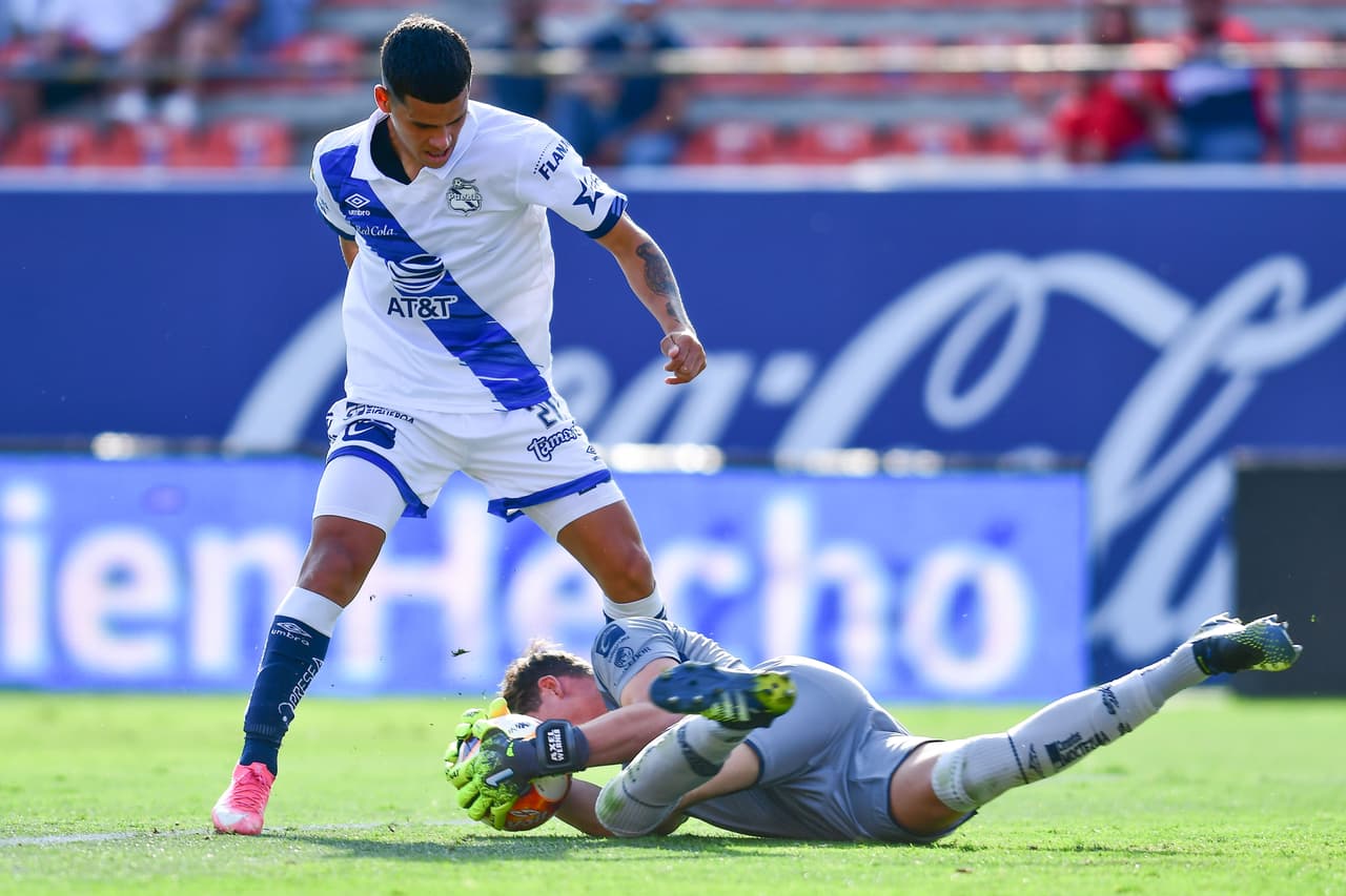 Santiago Ormeño, Christian Tabó, Daniel Álvarez y Guillermo Martinez son los encargados de marcar en la victoria 1-4 del Puebla sobre el Atlético San Luis.
