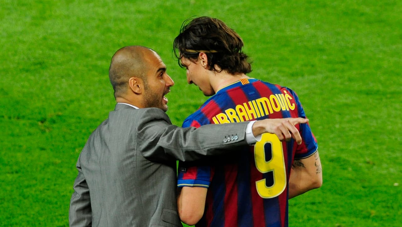 Zlatan Ibrahimovic | El sueco llegó al equipo de Pep por 48 millones de dólares, aproximadamente. La relación entre ellos estalló cuando Zlatan le dijo en tono alto a Pep que Mourinho le atemorizaba. Eventualmente declaró que Messi era preferido sobre él.