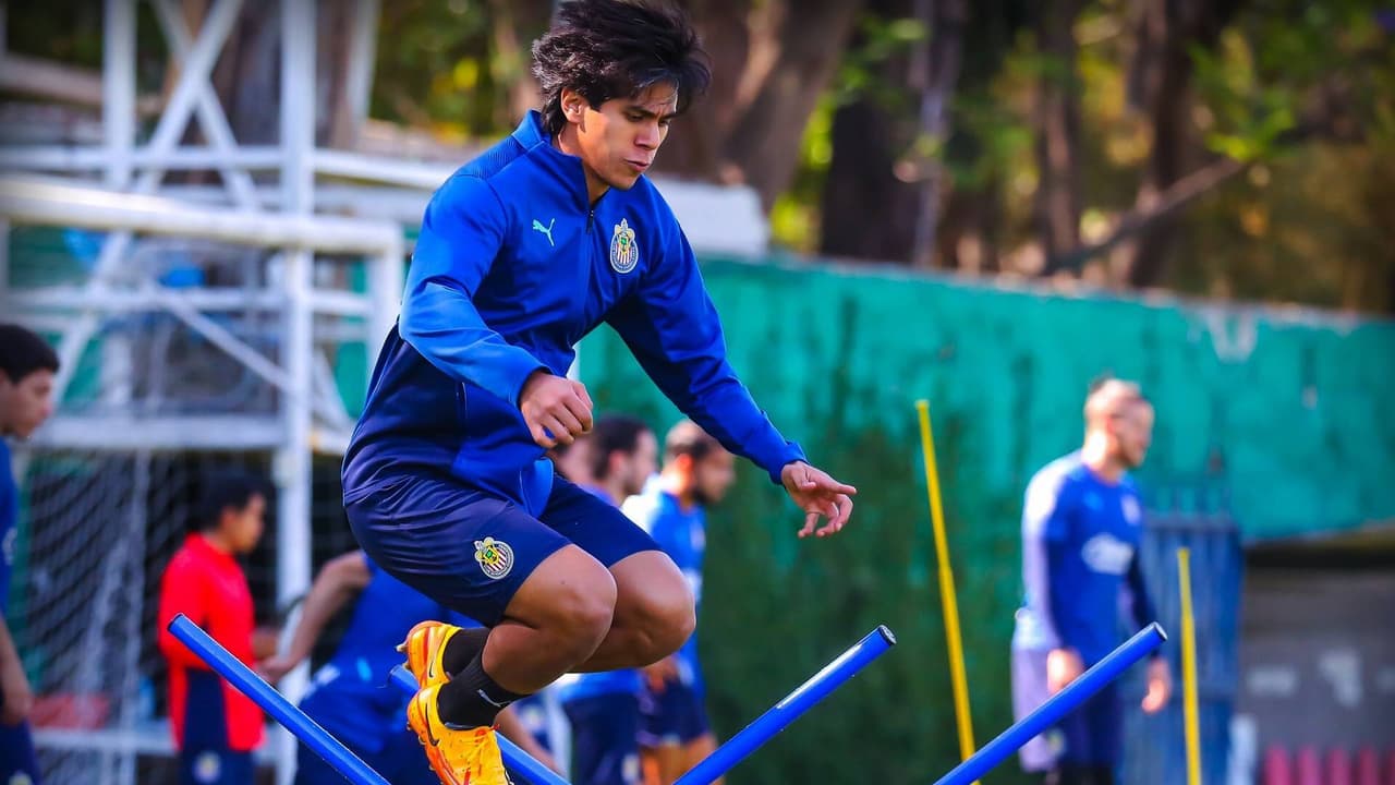 Chivas trabaja con cinco ausencias rumbo al repechaje contra Pumas