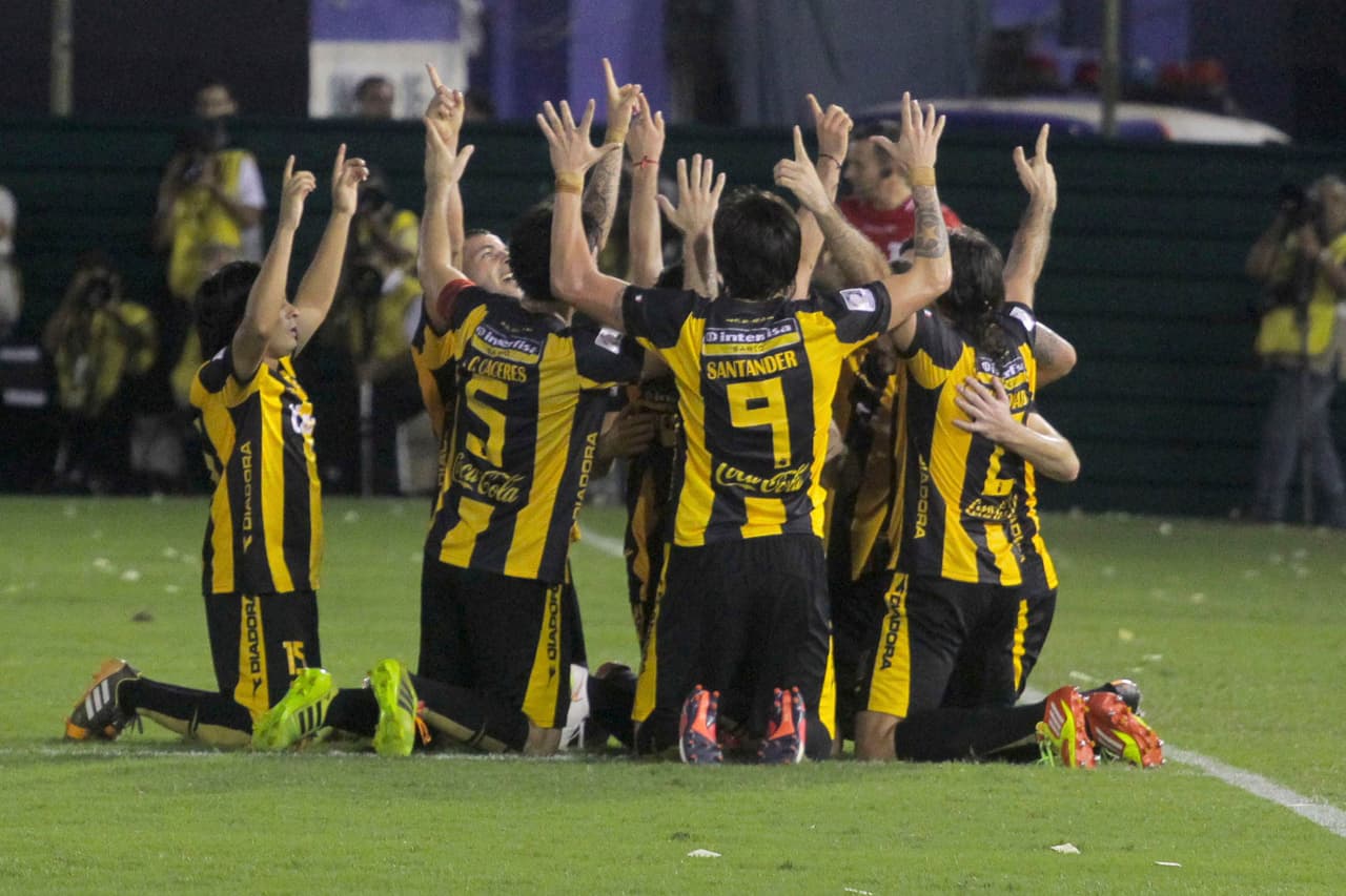 Derrotaron por la mínima a Racing con gol de Julián Benítez.