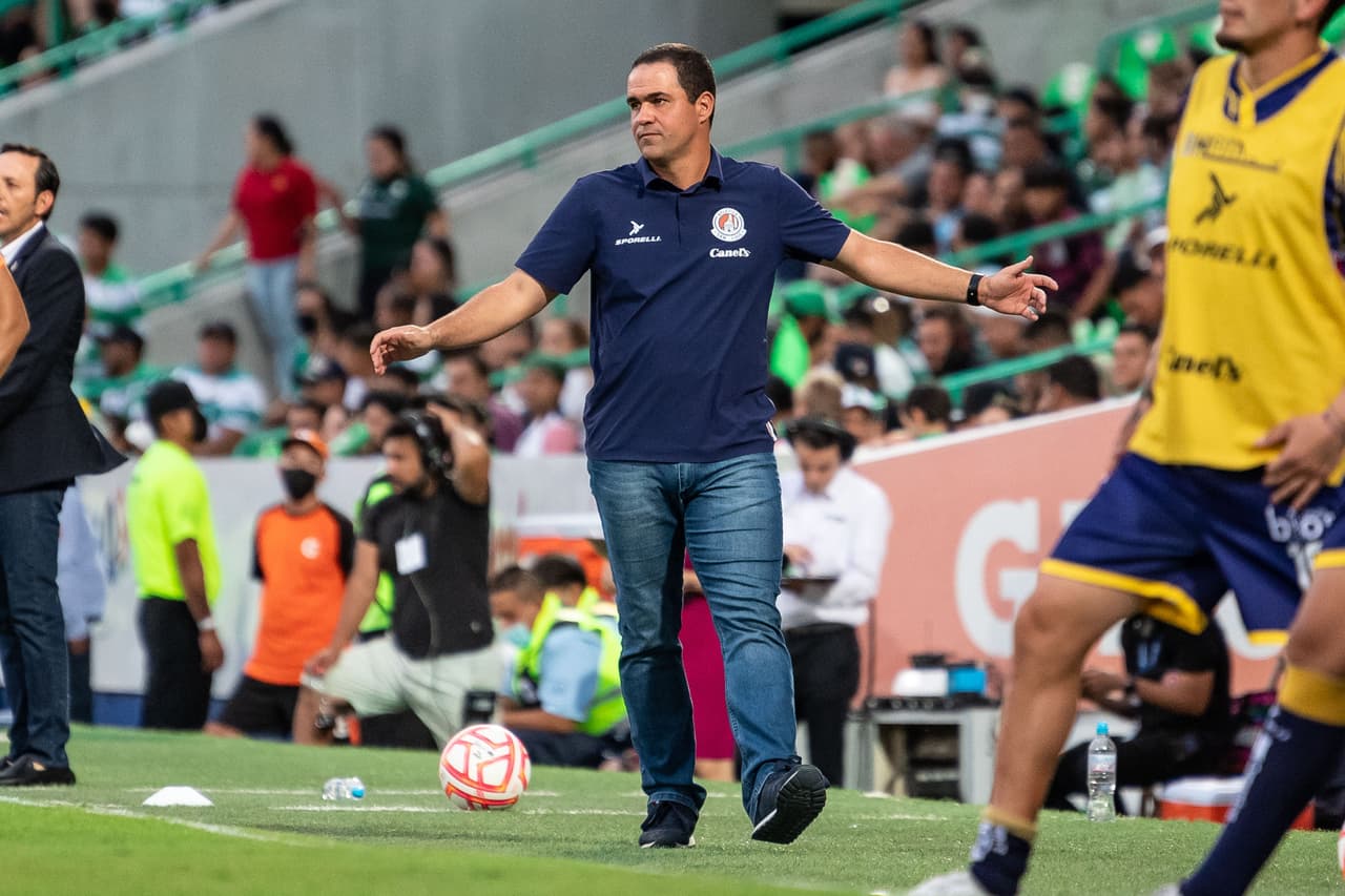 Santos impuso condiciones y sacó una contundente victoria ante el San Luis que tuvo una noche para el olvido.