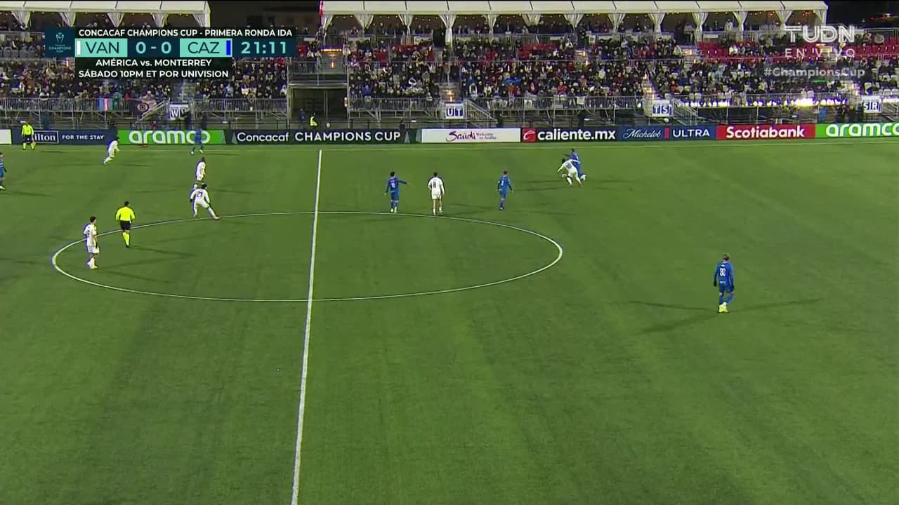 ¡GOL!  anota para Cruz Azul. Gabriel Fernández