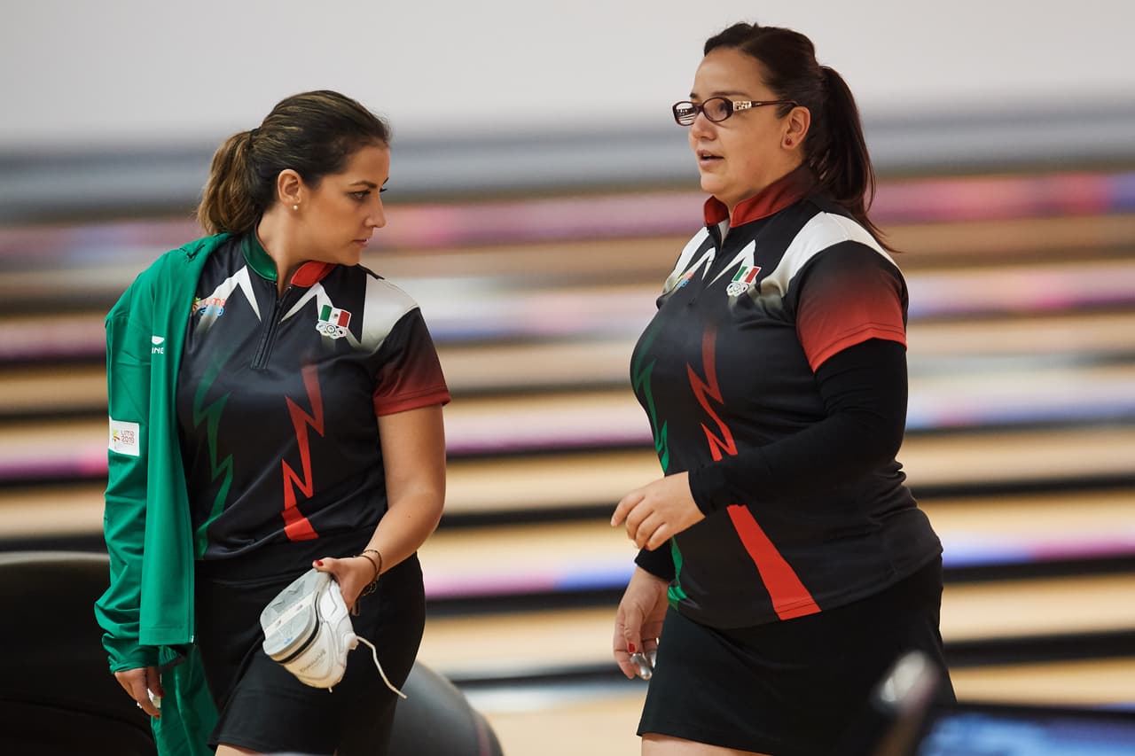 Plata - Iliana Lomelí y Aseret Zetter - boliche, dobles