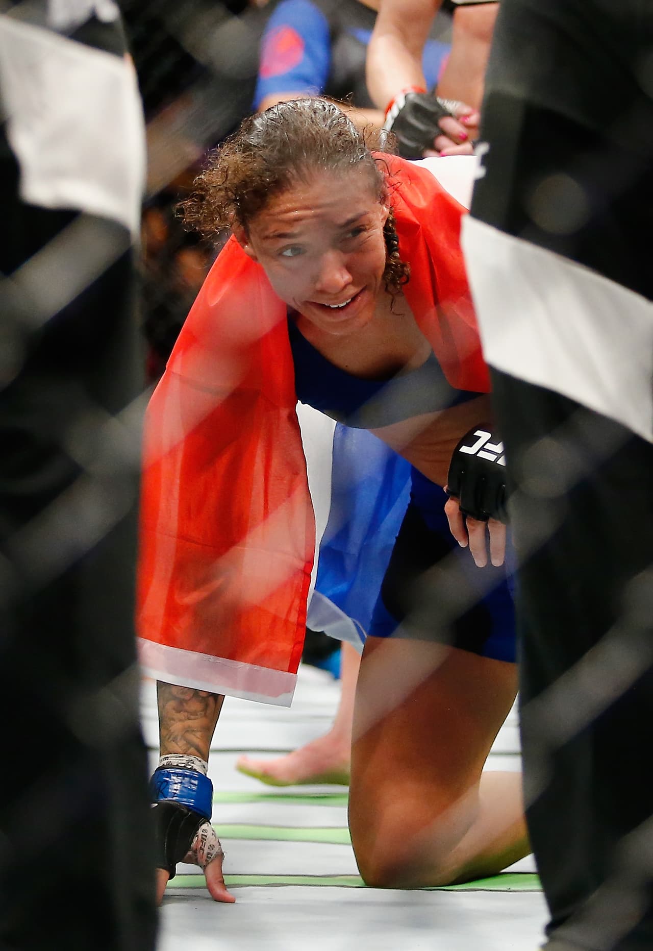 Germaine de Randamie hizo historia al proclamarse como campeona pluma y Anderson Silva volvió al triunfo tras cinco años.