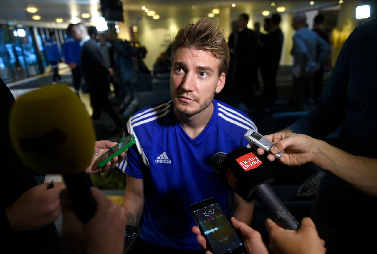 Nicklas Bendtner es más conocido por su ego que por su fútbol. Cuando comenzó su carrera con Arsenal sentía que sería toda una superestrella, pero su realidad se diluyó en el anonimato.