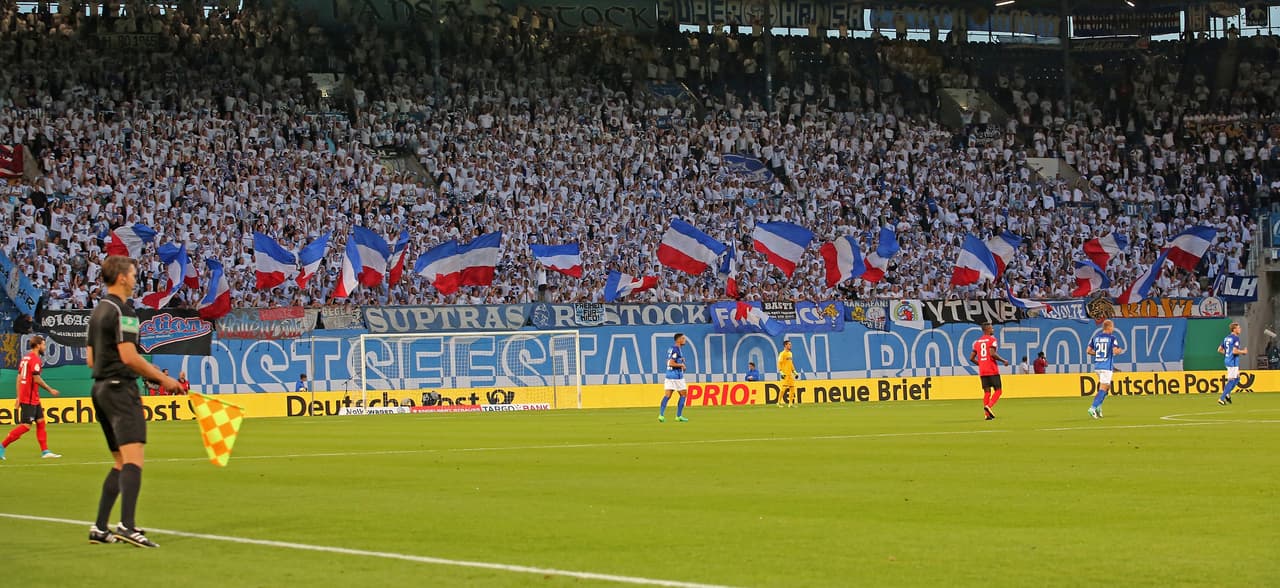 El FC Hansa Rostock es un club con una afición fiel a pesar de jugar en tercera división.