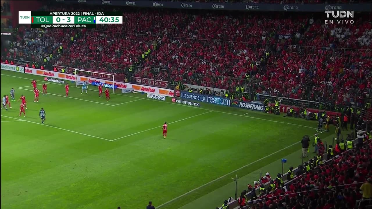 ¡GOL!  anota para Pachuca. Mauricio Isais