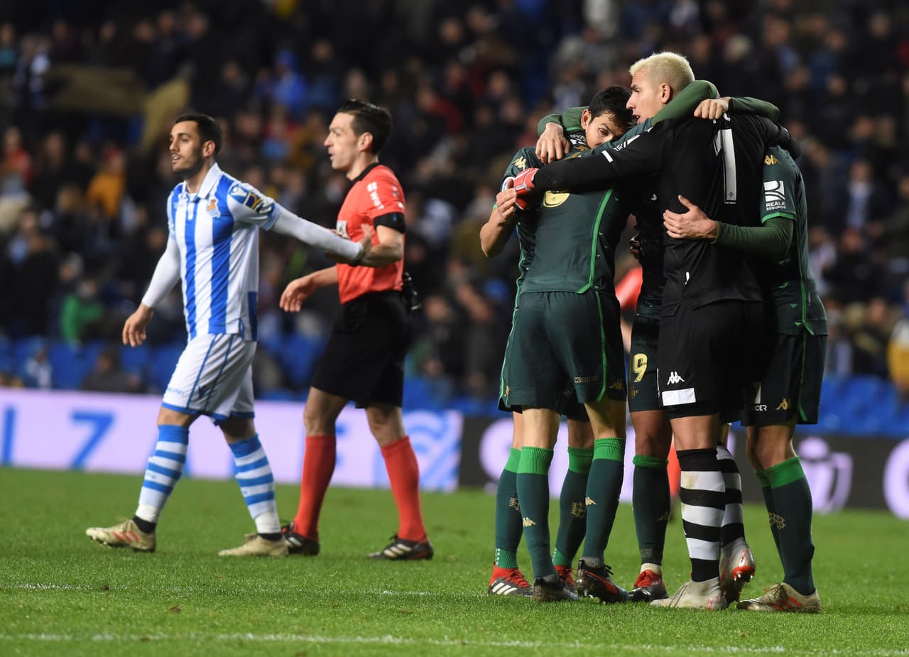 Sin embargo, el partido terminó igualado 2-2 con lo que Betis se convirtió en uno de los mejores ocho de la Copa del Rey, con Diego Lainez en la banca