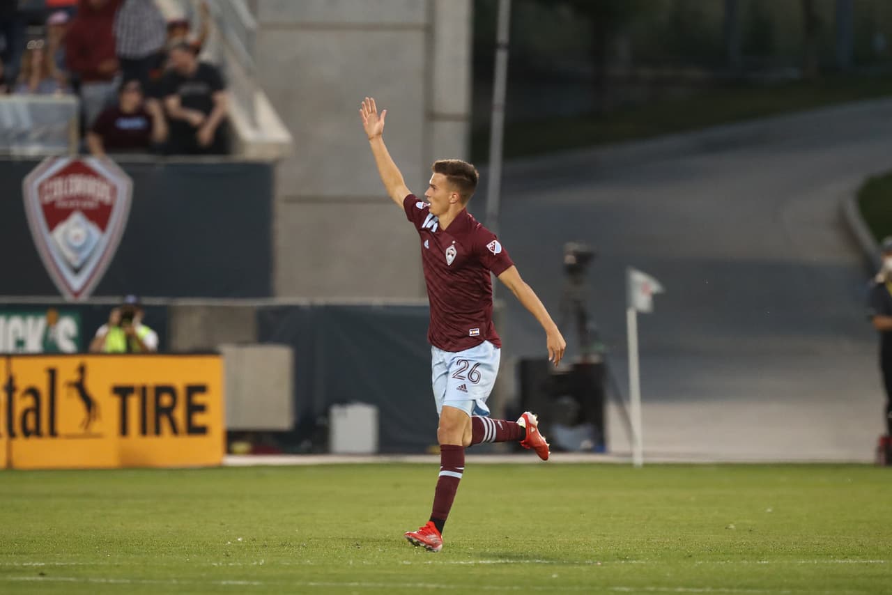 El volante Cole Bassett logró el empate para los Rapids.
<br>