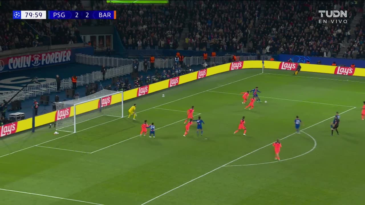 ¡GOL!  anota para Paris Saint-Germain. Vitinha