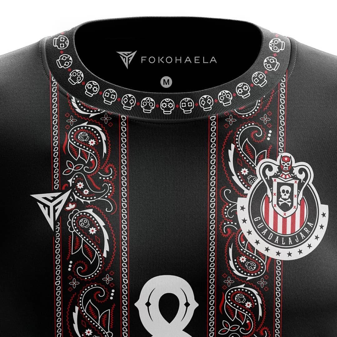 Una empresa alemana hizo playeras homenajeando a las Chivas y al día de muertos.