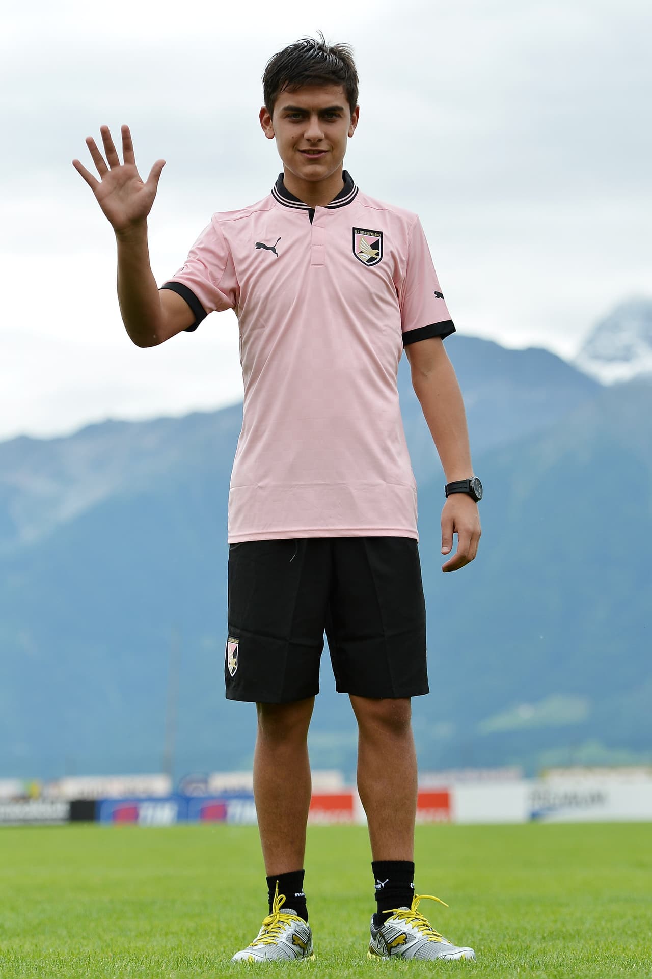 Con un poco más de 40 millones de euros en su paso de Palermo a Juventus, Paulo Dybala es el puesto 16.