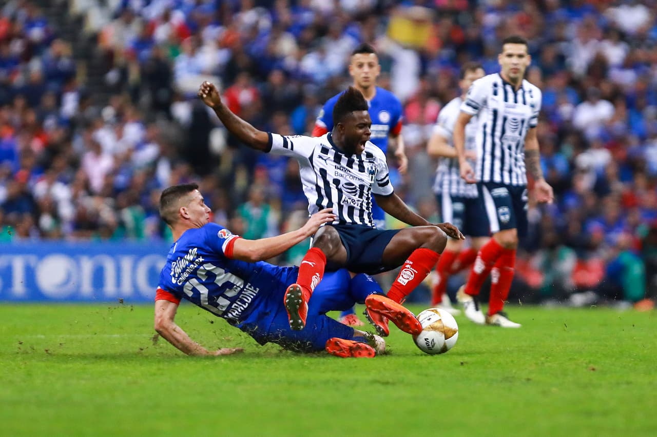 <b>Avilés Hurtado 2: </b>¿Jugó Avilés? Metió fuerte la pierna pero en ataque quedó muy lejos de las expectativas y no logró preocupar a la Máquina.