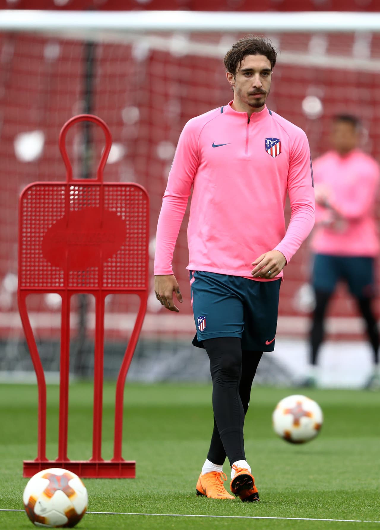 El defensor croata Sime Vrsaljko sigue siendo protagonista de los rumores del mercado. Se dice que Manchester United se unió al interés por él.