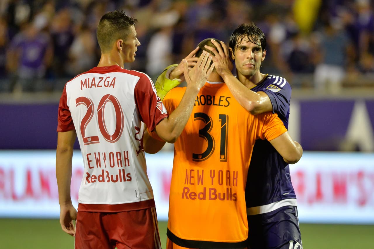 Los Red Bulls sorprendieron a Orlando en su visita, llevándose la victoria 2-0 gracias a los goles de Sacha Kljestan y Mike Grella.