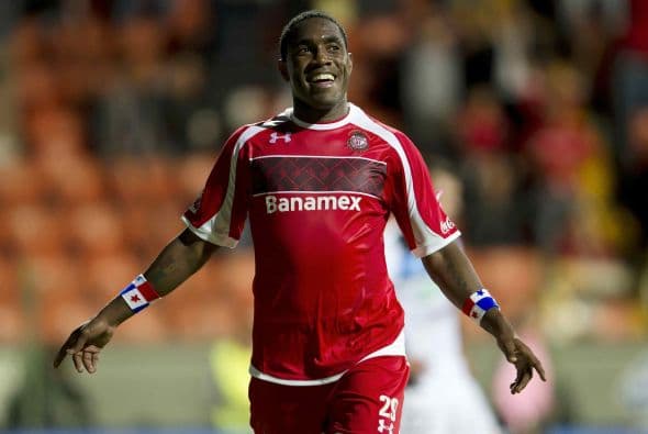 Veracruz anunció como primer fichaje al delantero panameño Luis Tejada quien jugará en el puerto a partir del Apertura 2013. Tejada se incorporará al club tras su participación en la Eliminatoria mundialista que se jugará la siguiente semana.