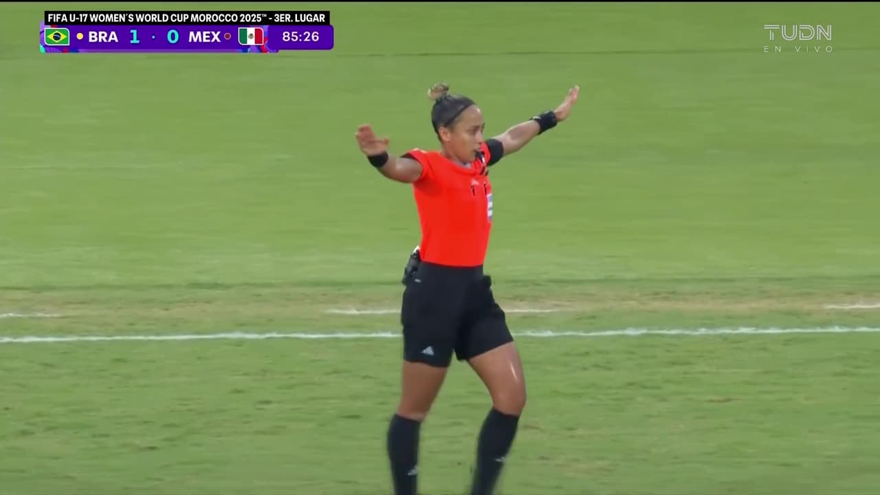 ¿Le están Robando a México? La árbitra decide no marcar penal para las mexicanas