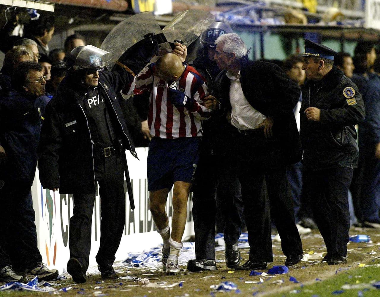 Ya sabemos qué pasó entre el 'Bofo' Bautista y el DT 'Chino' Benítez.