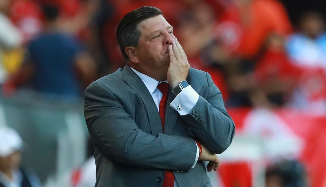 Xolos de Tijuana, que acabó como líder en la temporada regular, quedó por fuera de la final y con ellos la posibilidad de que Miguel Herrera fuera de nuevo campeón como técnico, con lo que se prolonga a ocho torneos la sequía de estrategas mexicanos ganadores, desde la última vez en el Clausura-2013 cuando el propio 'Piojo' se coronó con América.