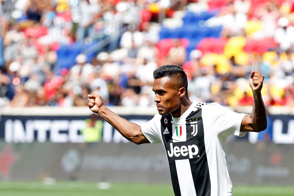14) 
<b>Alex Sandro</b>. El futbolista brasileño de la Juventus, tiene un valor mercado de 45 millones de euros.