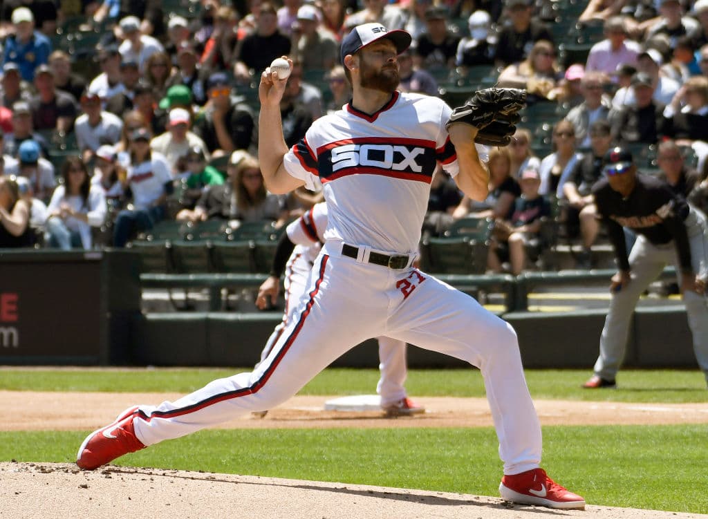 Giolito (8-1) ponchó a nueve y no otorgó bases por bolas, alargando su racha ilesa a 14.1 entradas. El derecho de 24 años de edad se fue con foja de 5-0 y efectividad de 1.74 en seis aperturas en el mes de mayo.
