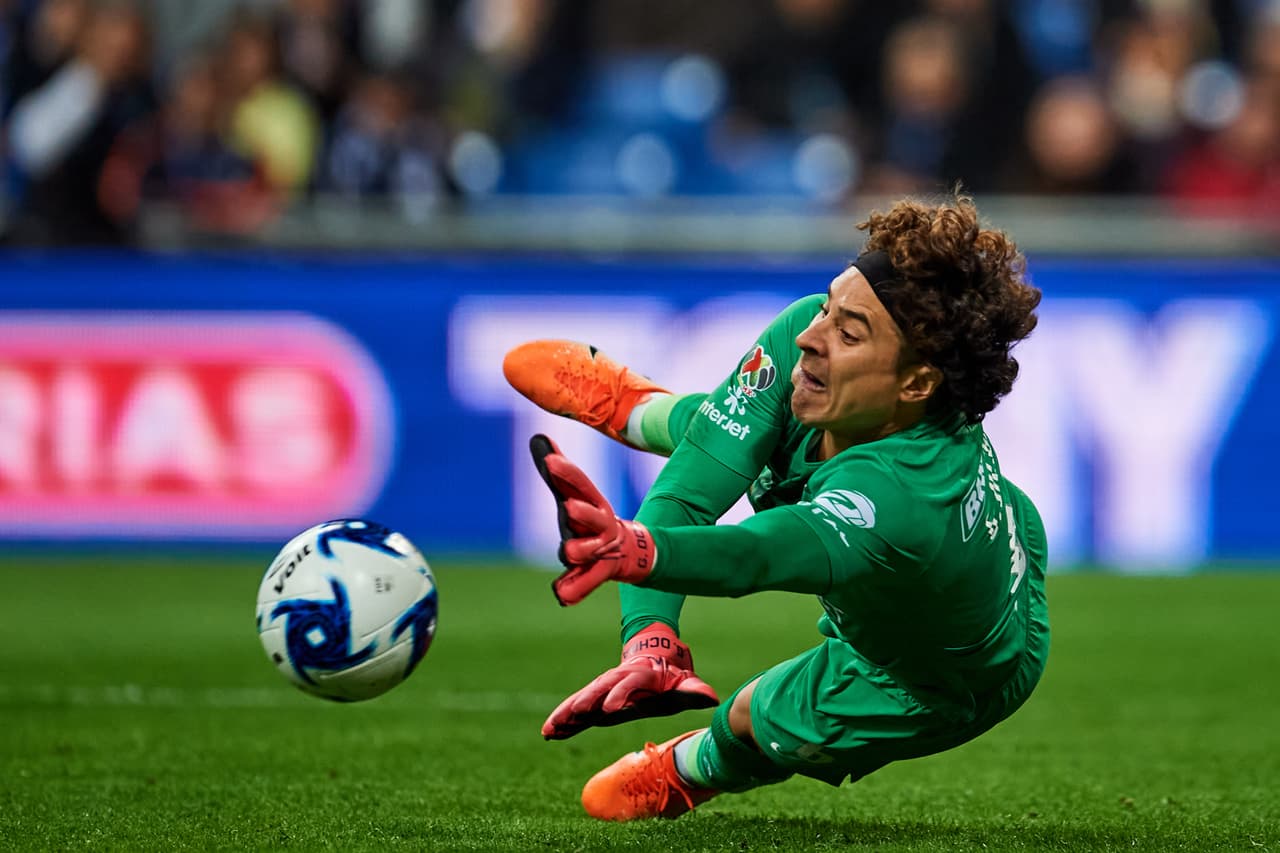 Guillermo Ochoa hizo grandes atajadas y colgó el cero en el arco de las Águilas del América para consumar el triunfo por la mínima ante Monterrey.