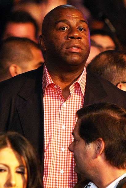 Earving 'Magic' Johnson no podía mantenerse al margen del megacombate.