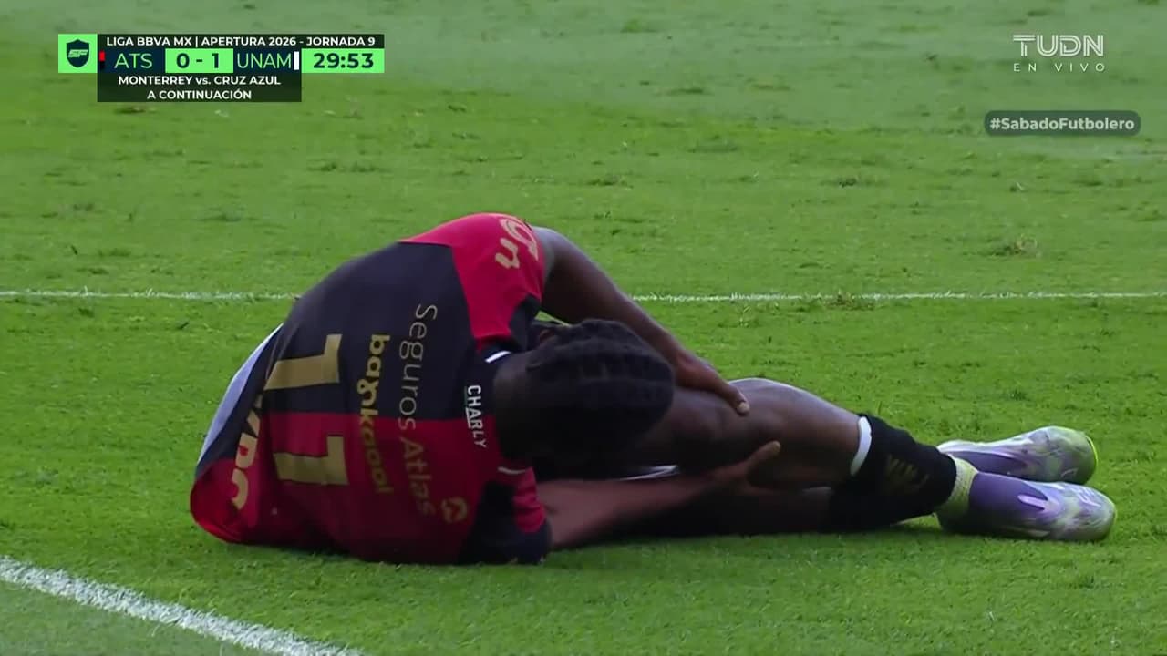 Duk sufre grave lesión de rodilla en el Atlas vs. Pumas de Liga MX