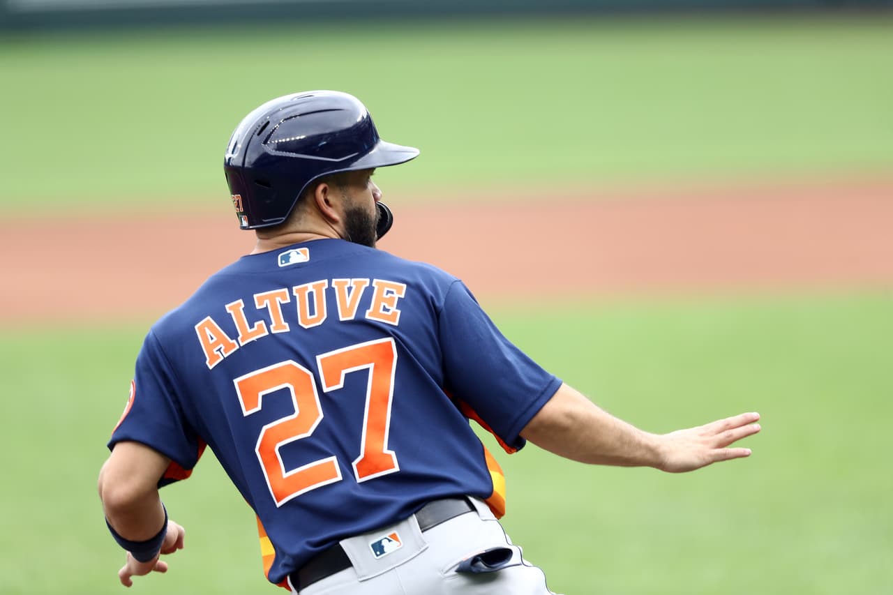 José Altuve, en duda para opening day