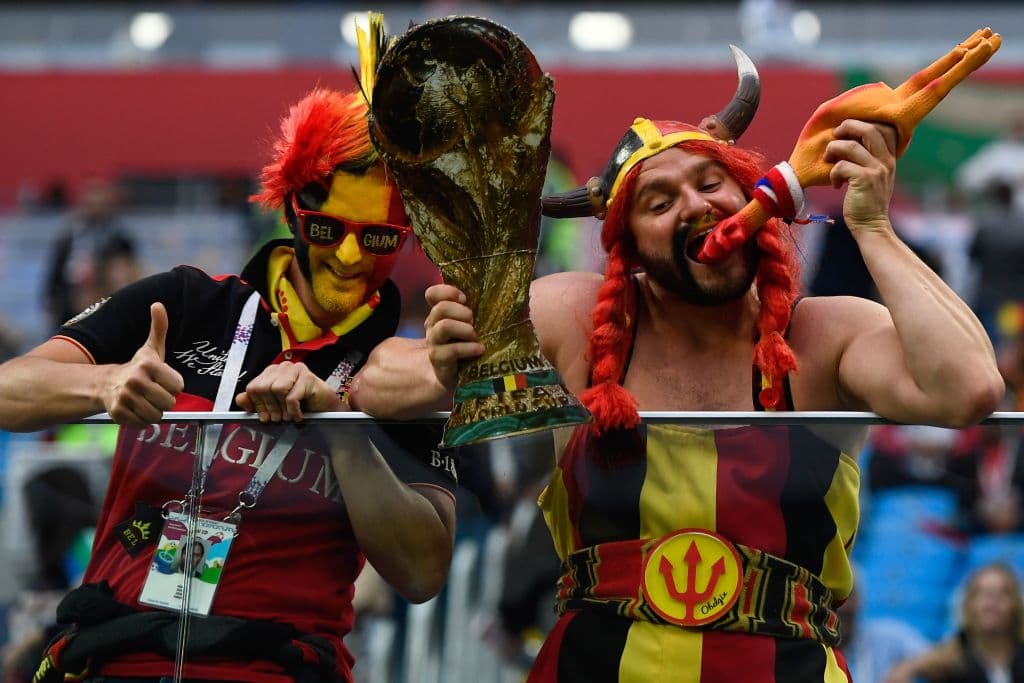 El colorido de los fanáticos de Francia y Bélgica en la semifinal de Rusia 2018 también tiene una muestra de la intensidad en la definición del primer finalista del Mundial.