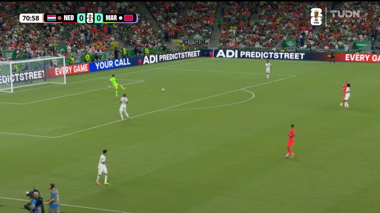 ¡GOL!  anota para Holanda. Cody Gakpo