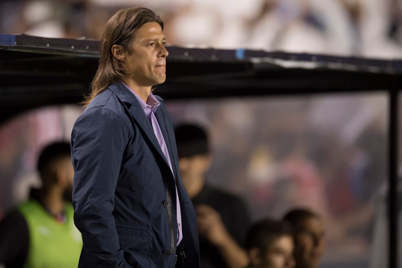 La mentalidad, el argentino jugó en ligas competitivas en Europa como La Liga Española y la Serie A Italiana, además de representar a su país en competencias internacionales. Como entrenador su andar se ha dado principalmente en Argentina, bajo escenarios complicados, primero ascendiendo al River y luego impulsando al Banfield en primera.